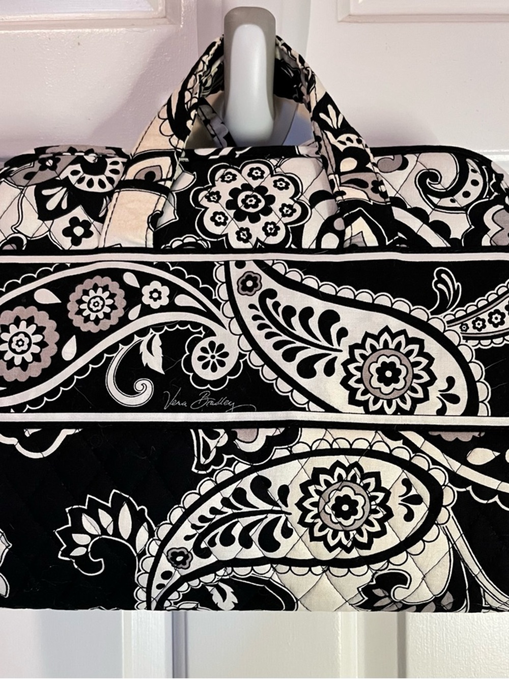 Vera Bradley Midnight Paisley Black & White Quilted Hanging Travel Organizer